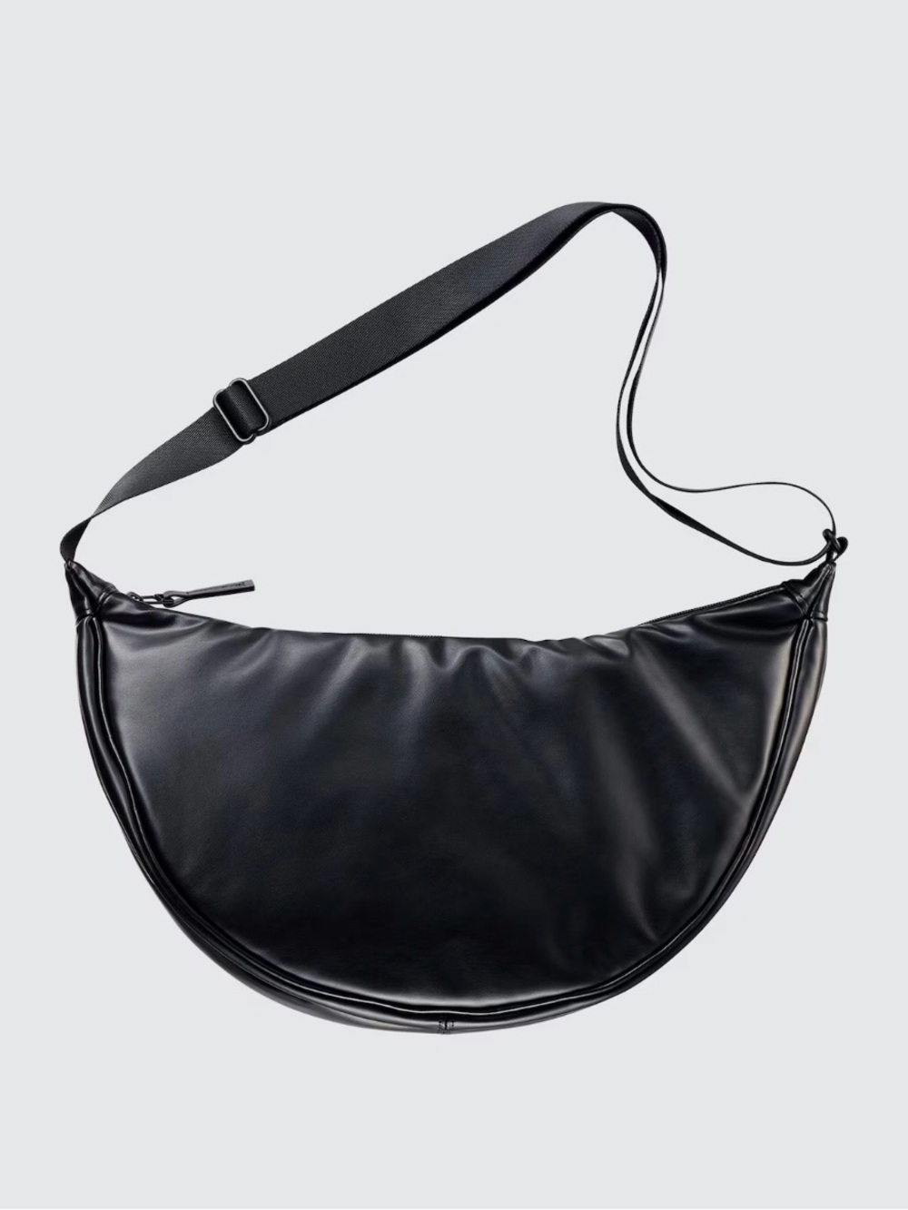✅Uniqlo Black Round Shoulder Bag